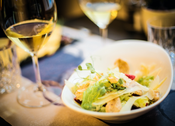 The refreshing nature of white wines makes them an excellent choice for salads and light appetizers. A herbaceous Sauvignon Blanc, for instance, can complement a green salad with vinaigrette dressing.